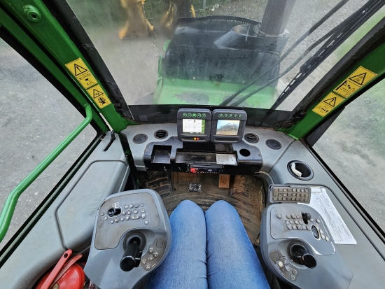 1729502127132-1.jpg